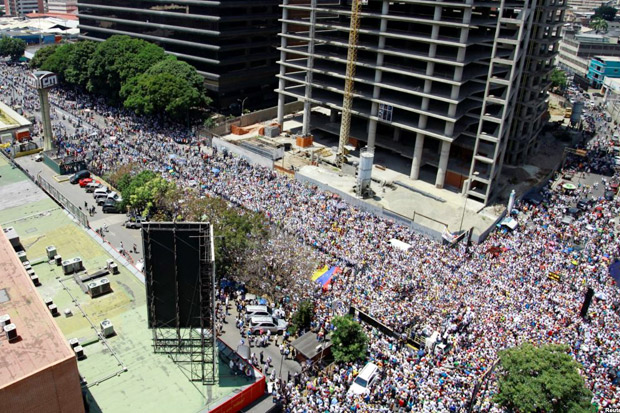 Warga Venezuela Bersatu Tuntut Listrik, Air, dan Maduro Lengser