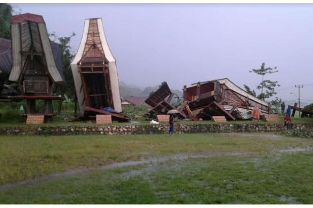Hujan Deras dan Angin Kencang, 4 Lumbung Padi di Toraja Utara Porak Poranda