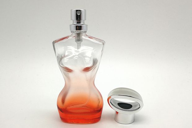 Botol Parfum KKW Fragrance Usung Konsep Replika Bentuk Tubuh