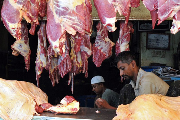 Dagang Daging Sapi, Pria Muslim di India Dipaksa Makan Daging Babi