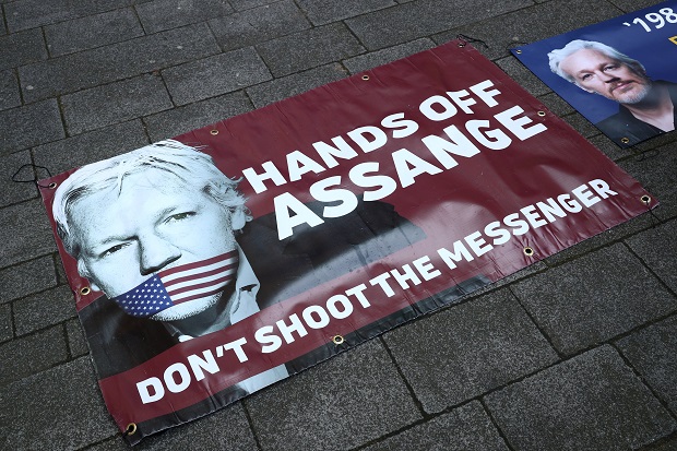 Whistleblower: Assange Mungkin akan Hadapi Pengadilan Rahasia di AS