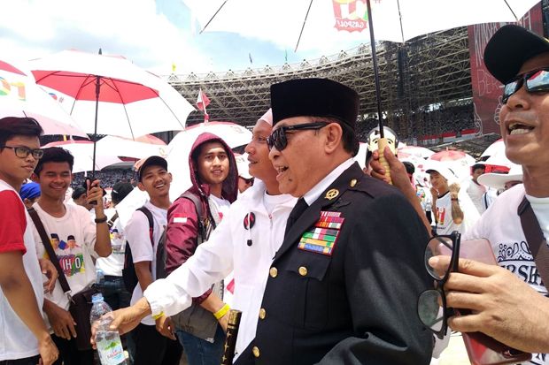Pria Mirip Bung Karno Muncul di Konser Dukung Jokowi di GBK