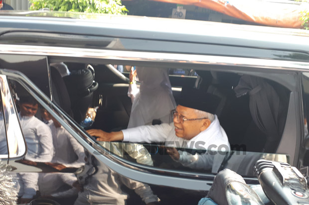 Datang Bersama Istri, KH Maruf Amin Dikawal Ketat Menuju TPS