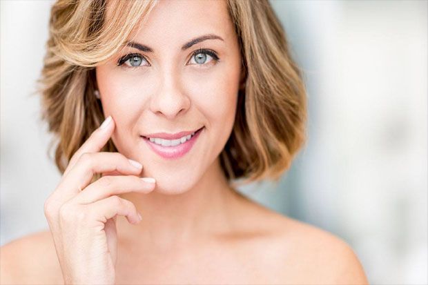 Tips Makeup agar Kulit Tetap Glowing di Usia yang Menua