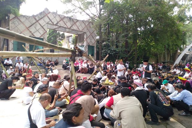 Relawan Jokowi-Maruf Gelar Tumpengan Bhineka