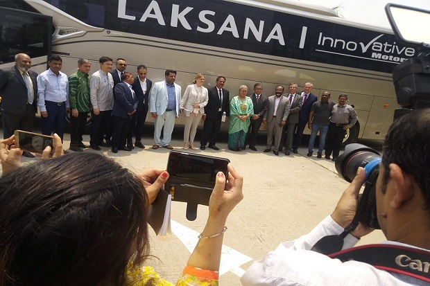 Penyerahan Bus Laksana ke Bangladesh Bikin IndonesiaFair Spesial