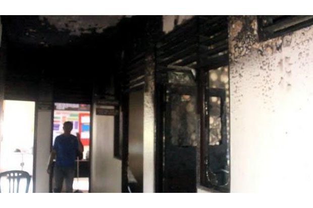 Kantor Polsek Kuala Kencana Polres Mimika Terbakar