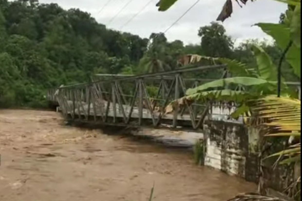 Bengkulu Dikepung Bencana Banjir, Longsor, dan Jembatan Putus