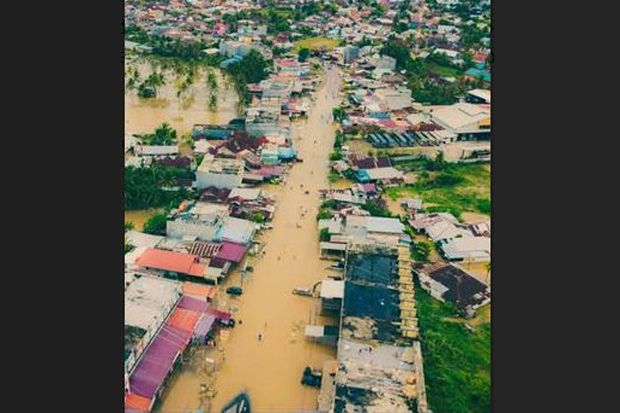 Banjir Bengkulu Meluas, 10 Meninggal, 8 Hilang, dan 12.000 Mengungsi