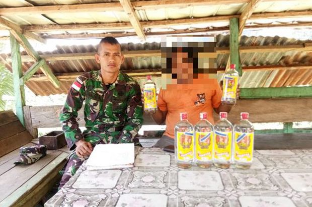 Pasukan Penjaga Perbatasan RI-PNG Gagalkan Peredaran Miras di Keerom