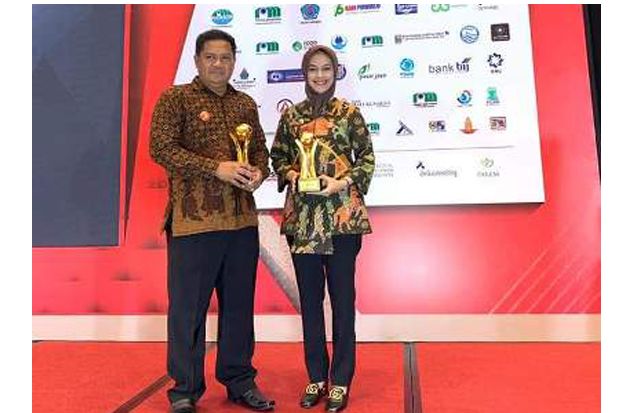 Bupati Nunukan Asmin Laura Hafid Raih Top Pembina BUMD 2019