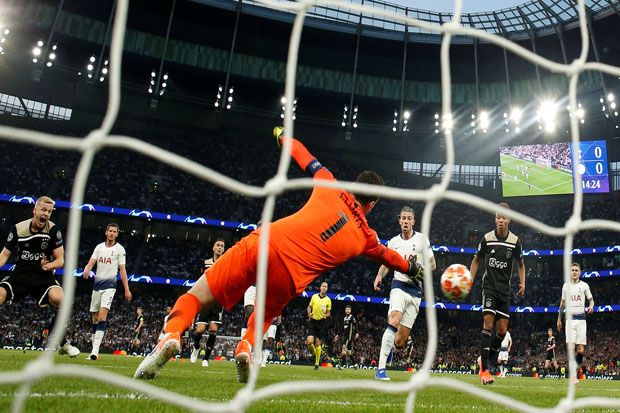 Ajax Gulung Tottenham Hotspur di Leg Pertama Semifinal Liga Champions