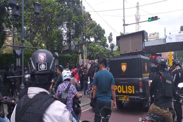 Liput Kerusuhan May Day, Dua Wartawan Diintimidasi Aparat