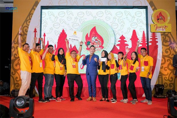 Ruben Onsu Ajak Karyawan Terbaik Oulet Geprek Bensu ke Bali