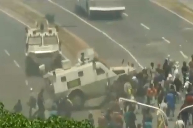 Upaya Kudeta Sedang Berlangsung di Venezuela