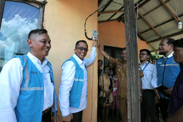 Listrik PLN Tembus Enam Desa di Kabupaten Ketapang