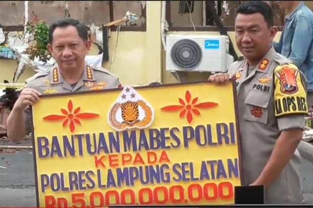 Kapolri Serahkan Bantuan untuk Bangun Gedung Baru Mapolres Lampung Selatan