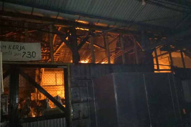Pabrik Mi Suhun dan Bawang Goreng di Tulungagung Terbakar