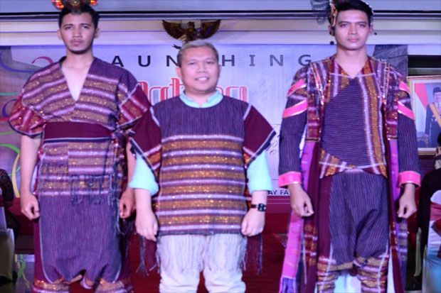 Busana Ulos dan Tari Tortor Ikut Ramaikan Jateng in Fashion