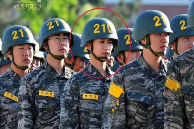 Yuk, Intip Latihan Militer Minho SHINee