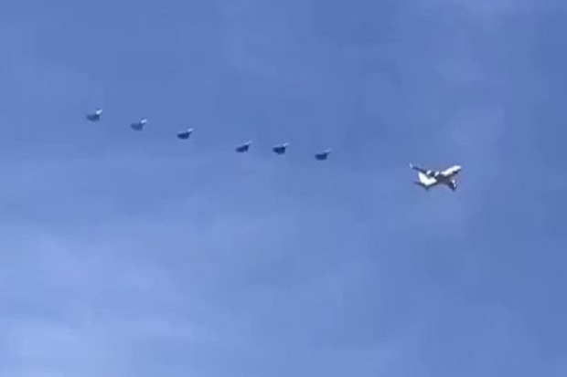 Terbang ke Astrakhan, Pesawat Putin Dikawal 6 Jet Tempur Su-57