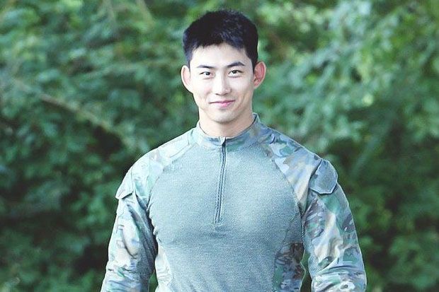 Hari Ini, Taecyeon Resmi Selesaikan Program Wajib Militer