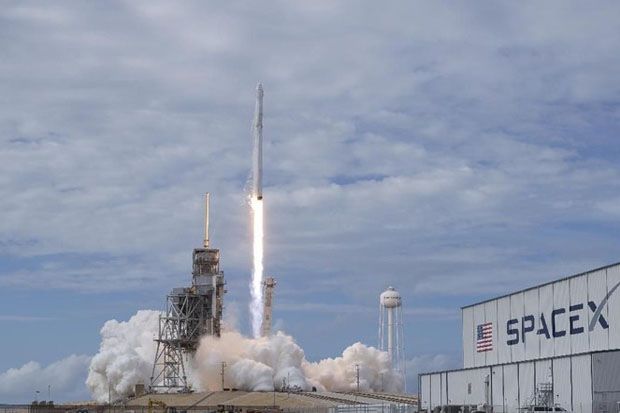 SpaceX Segera Luncurkan Satelit Starlink untuk Layanan Internet