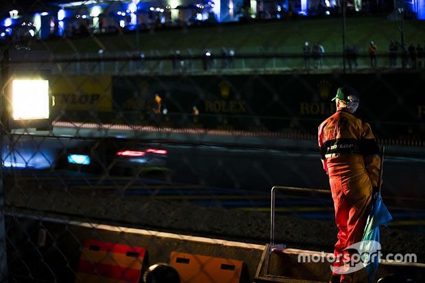 Marshal MotoGP Meninggal di Sirkuit Le Mans, Dorna Siapkan Penghormatan