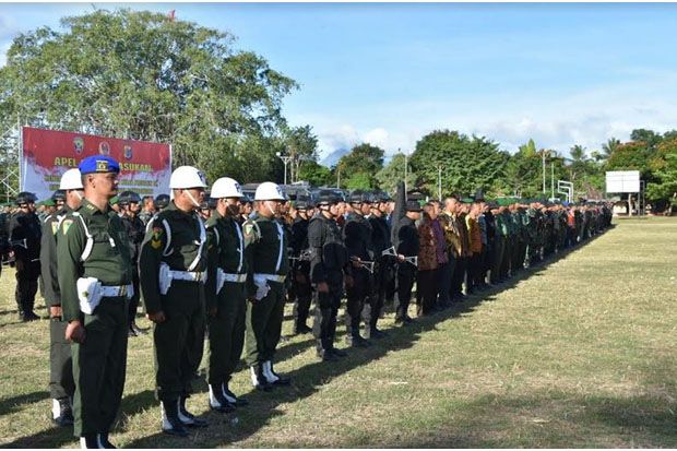 TNI-Polri Gelar Pasukan...