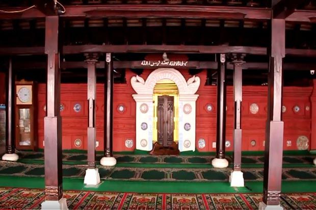 Keunikan Masjid Merah Panjunan, Peninggalan Sunan Gunung Jati