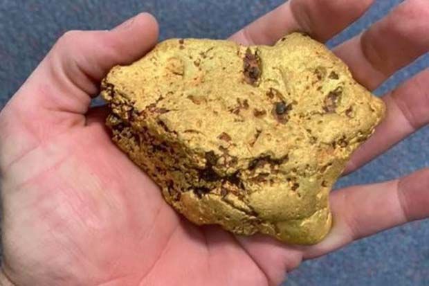 Warga Australia Temukan Bongkahan Emas 1,4 Kg