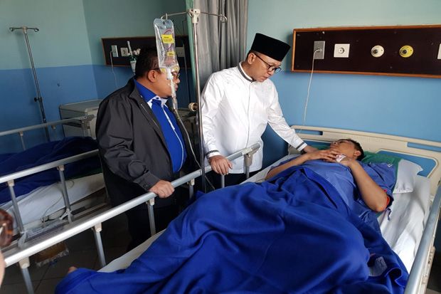 Zulkifli Hasan Jenguk Korban Luka Rusuh Jakarta di RS Tarakan