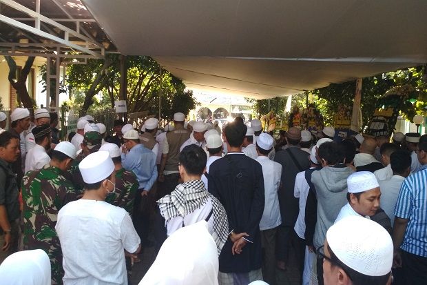 Pesawat Delay, Pemakaman Jenazah Ustaz Arifin Ilham di Bogor Diundur