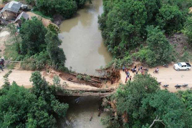 Bupati Lamandau Hendra Lesmana: Jembatan yang Ambruk Segera Diperbaiki