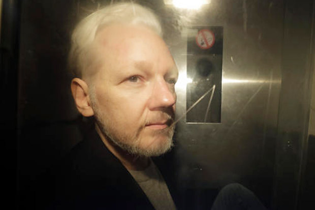 Kecam Dakwaan Terhadap Assange, Snowden: Perang Terhadap Jurnalisme!