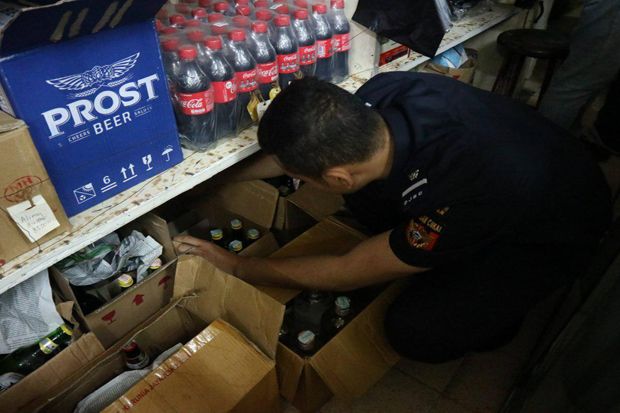 Bersinergi dengan Pemkot Malang, Bea Cukai Malang Amankan Ratusan Botol Miras Ilegal