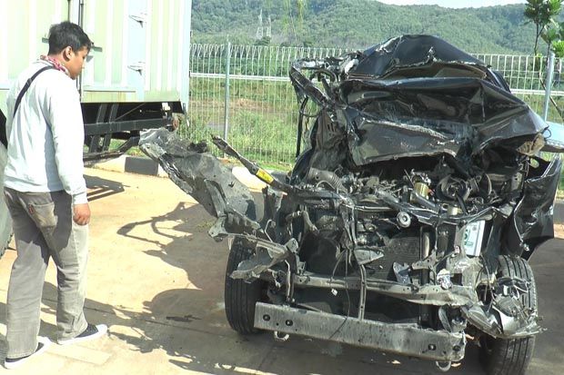 4 Tewas dan 2 Luka Berat dalam Kecelakaan di Tol Batang-Semarang