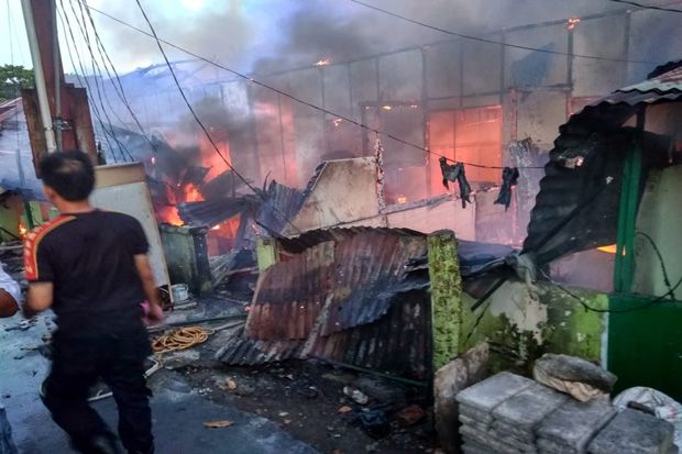 Jelang Pagi, Asrama Sapta Marga IX di Manado Terbakar