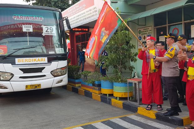 Belasan Ribu Pengusaha Warung Mi Instan Mudik Bareng