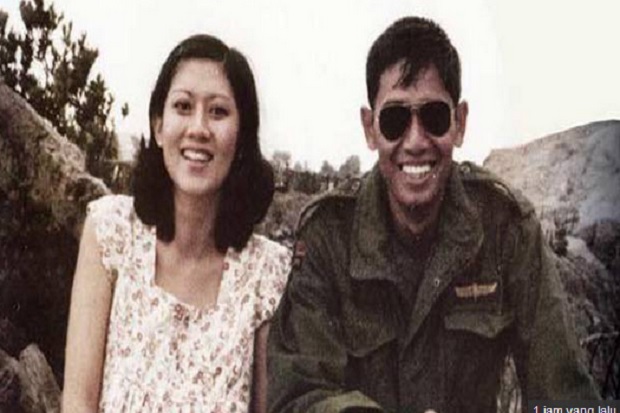 Buku dan Puisi Saksi Perjalanan Cinta SBY dan Ibu Ani
