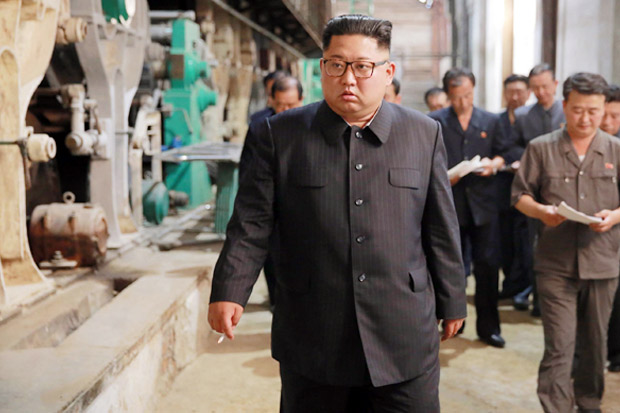 Kim Jong-un Sambangi Pabrik Pembuat Peluncur Rudal Balistik