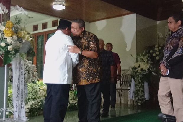 Tiba di Cikeas, Prabowo Ucapkan Belasungkawa ke SBY