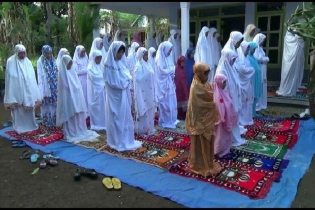 Ratusan Jamaah Islam Aboge 5 Kecamatan di Probolinggo Lebaran Hari Ini