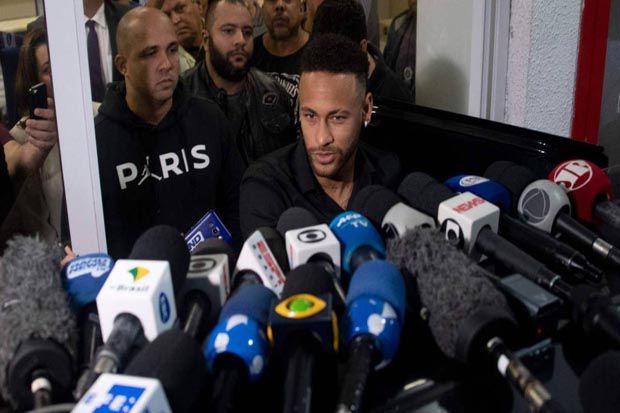 Ayah Neymar Senang jika Anaknya Didakwa dengan Kejahatan Cyber