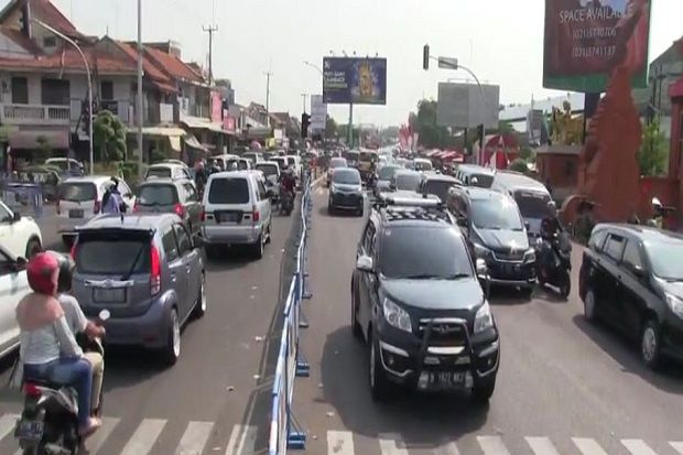 Pantura Cirebon Macet dari Dua Arah Sepanjang 3 Kilometer