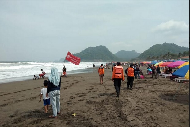 Dua Warga Kebumen Tenggelam di Pantai Suwuk