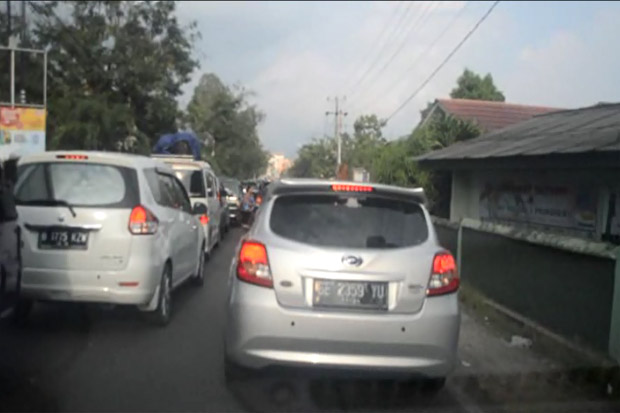 H+3 Lebaran, Pusat Kota Pringsewu Lampung Dikepung Kemacetan