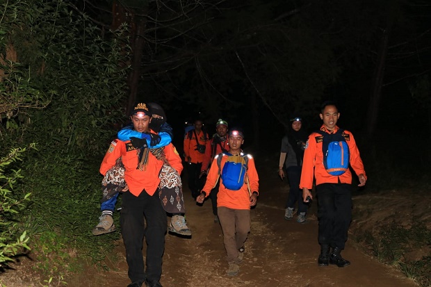 Jatuh di Gunung Sindoro, Pendaki Asal Bogor Berhasil Diselamatkan