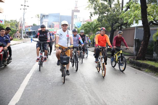 Meriahkan Sosialisasi Assapeda Harganas XXVI, Iqbal Bersepeda ke CFD Sudirman