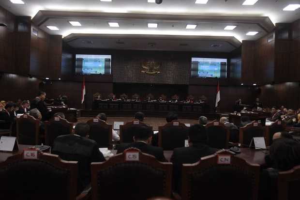 Hakim MK Minta KPU dan Tim Hukum 01 Tak Memaksa Hakim Buat Keputusan